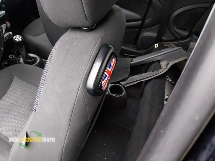 Mini Clubman 1.4 16V One Samochód złomowany (2009, Czarny)