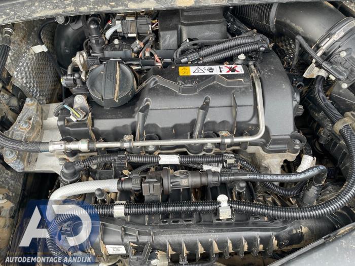 BMW 2 serie Active Tourer 218i 1.5 TwinPower Turbo 12V Skrotfordon (2016, ZWART METALLIC ZWART BLACK SAPPHIRE METALLIC)