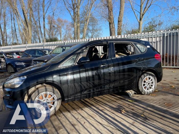 BMW 2 serie Active Tourer 218i 1.5 TwinPower Turbo 12V Skrotfordon (2016, ZWART METALLIC ZWART BLACK SAPPHIRE METALLIC)