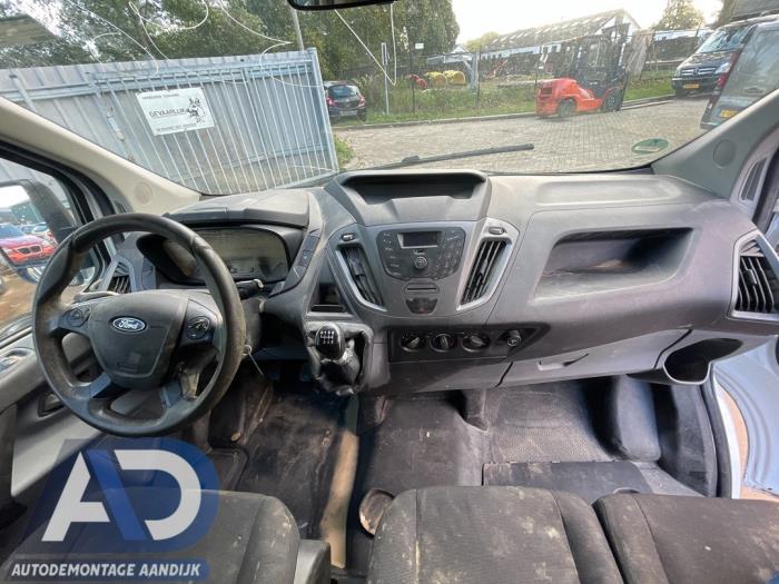 Ford Transit Custom 2.2 TDCi 16V Skrotfordon (2015, WIT)