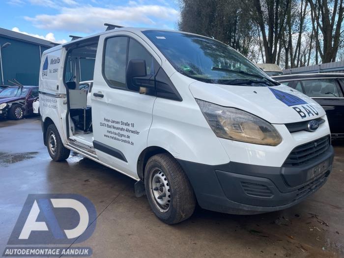 Ford Transit Custom 2.2 TDCi 16V Skrotfordon (2015, WIT)