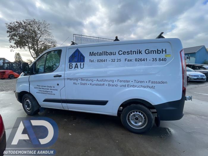 Ford Transit Custom 2.2 TDCi 16V Skrotfordon (2015, WIT)
