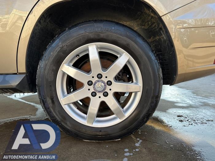 Mercedes GLK 3.5 350 V6 24V 4-Matic Skrotfordon (2010, BEIGE)