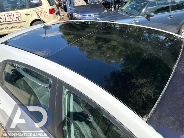 Hyundai i30 1.6 CRDi Blue Drive 16V VGT Skrotfordon (2013, WIT)