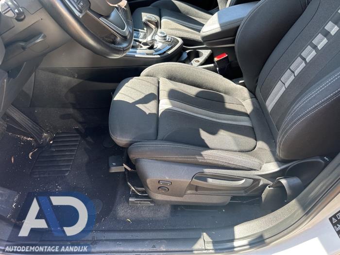 BMW 2 serie Active Tourer 220dA xDrive 2.0 TwinPower Turbo 16V Sloopvoertuig (2016, Wit)