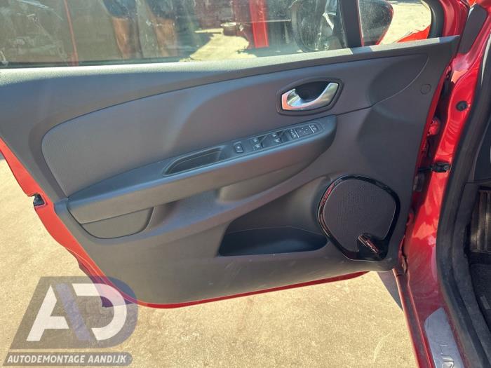 Renault Clio IV 0.9 Energy TCE 90 12V Skrotfordon (2017, ROOD)