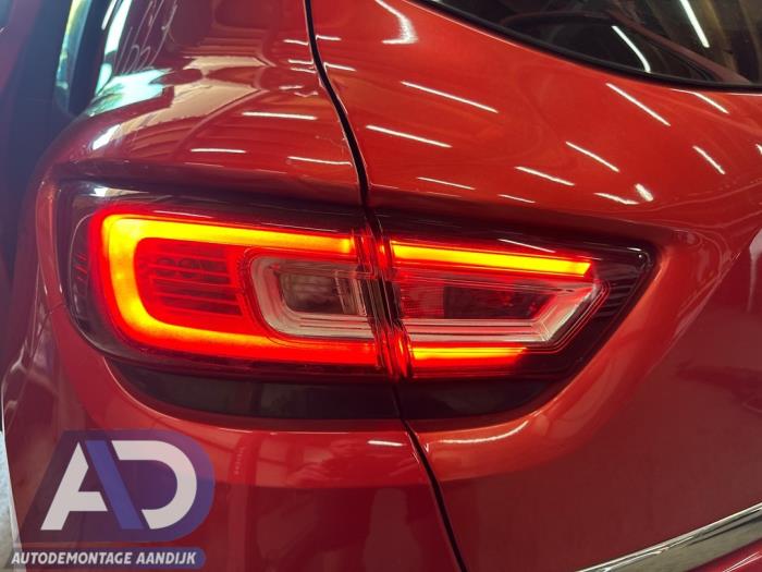 Renault Clio IV 0.9 Energy TCE 90 12V Skrotfordon (2017, ROOD)