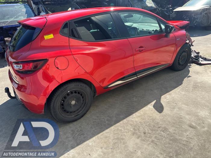 Renault Clio IV 0.9 Energy TCE 90 12V Skrotfordon (2017, ROOD)