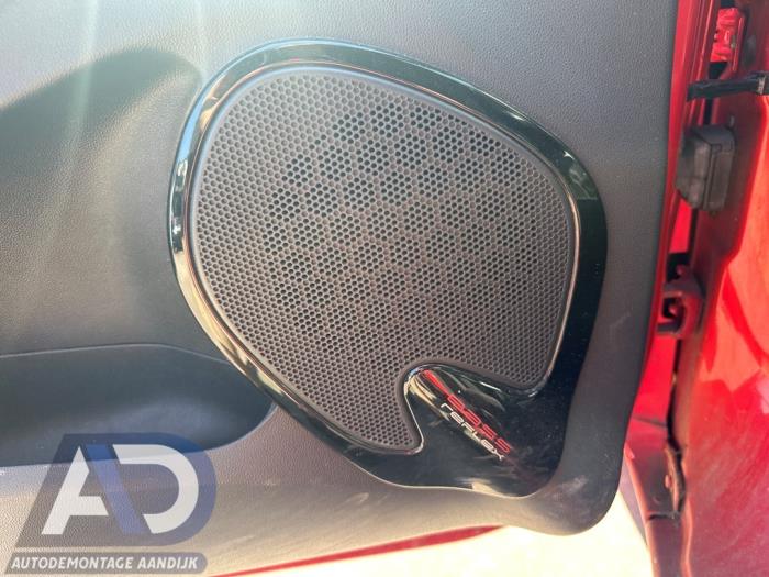 Renault Clio IV 0.9 Energy TCE 90 12V Skrotfordon (2017, ROOD)