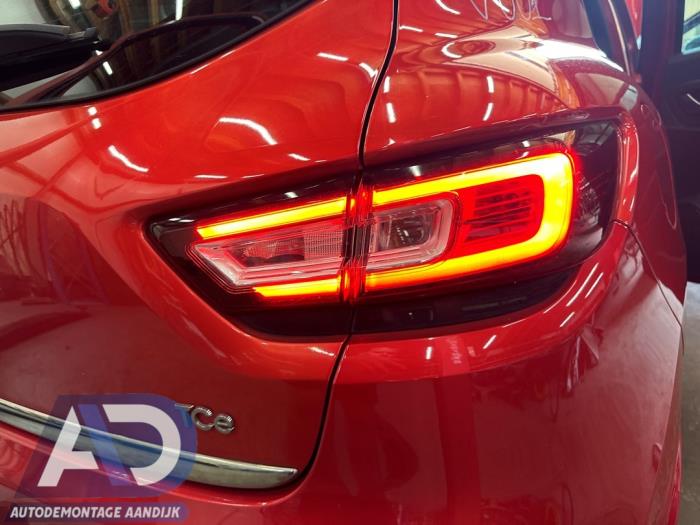 Renault Clio IV 0.9 Energy TCE 90 12V Skrotfordon (2017, ROOD)