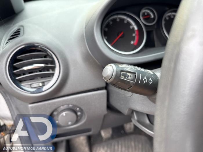 Opel Corsa D 1.4 16V Twinport Skrotfordon (2008, ZILVER ZILVERGRIJS GRIJS)