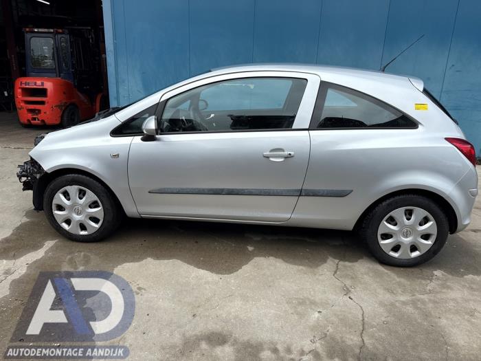 Opel Corsa D 1.4 16V Twinport Skrotfordon (2008, ZILVER ZILVERGRIJS GRIJS)