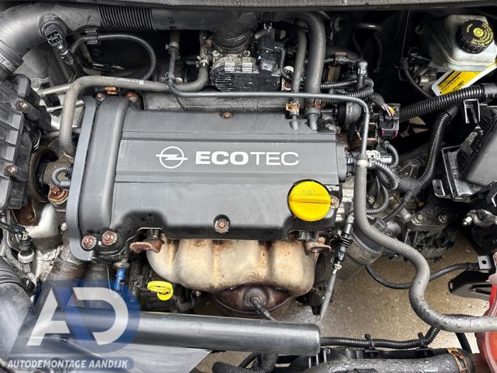 Opel Corsa D 1.4 16V Twinport Skrotfordon (2008, ZILVER ZILVERGRIJS GRIJS)