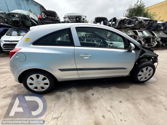 Opel Corsa D 1.4 16V Twinport Skrotfordon (2008, ZILVER ZILVERGRIJS GRIJS)