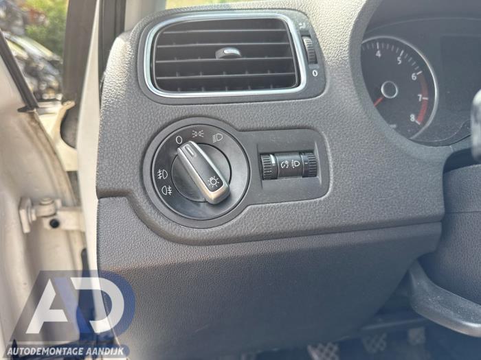 Volkswagen Polo V 1.2 12V BlueMotion Technology Salvage vehicle (2011, White)