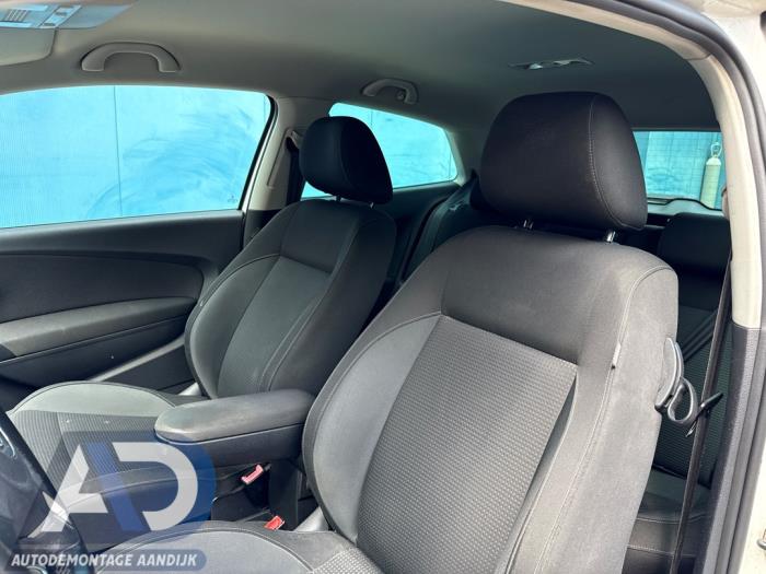 Volkswagen Polo V 1.2 12V BlueMotion Technology Salvage vehicle (2011, White)