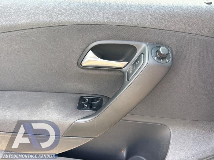 Volkswagen Polo V 1.2 12V BlueMotion Technology Salvage vehicle (2011, White)