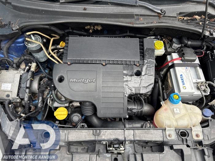 Fiat Grande Punto 1.3 JTD Multijet 16V VGT Schrottauto (2007, Blau)