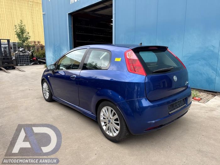 Fiat Grande Punto 1.3 JTD Multijet 16V VGT Schrottauto (2007, Blau)