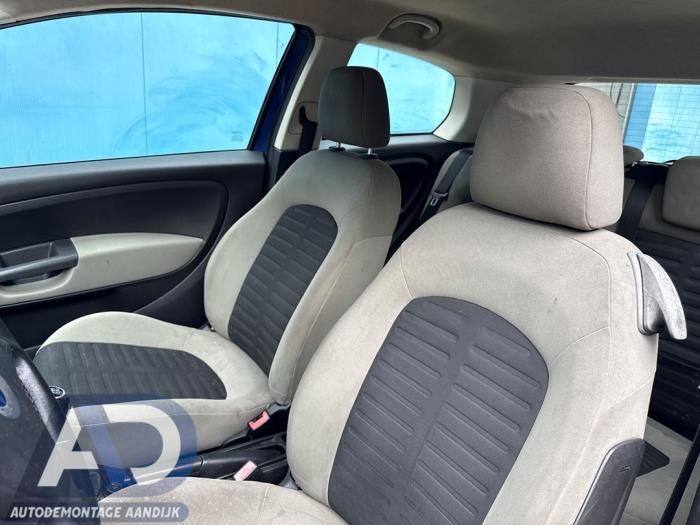 Fiat Grande Punto 1.3 JTD Multijet 16V VGT Schrottauto (2007, Blau)