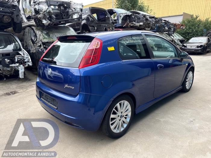 Fiat Grande Punto 1.3 JTD Multijet 16V VGT Schrottauto (2007, Blau)