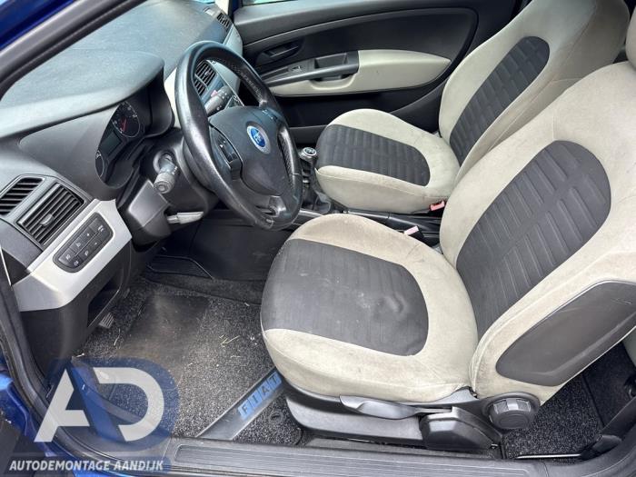 Fiat Grande Punto 1.3 JTD Multijet 16V VGT Schrottauto (2007, Blau)