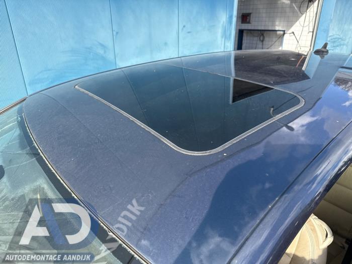 Volkswagen Golf VI 1.2 TSI BlueMotion Samochód złomowany (2010, Niebieski, Szary)