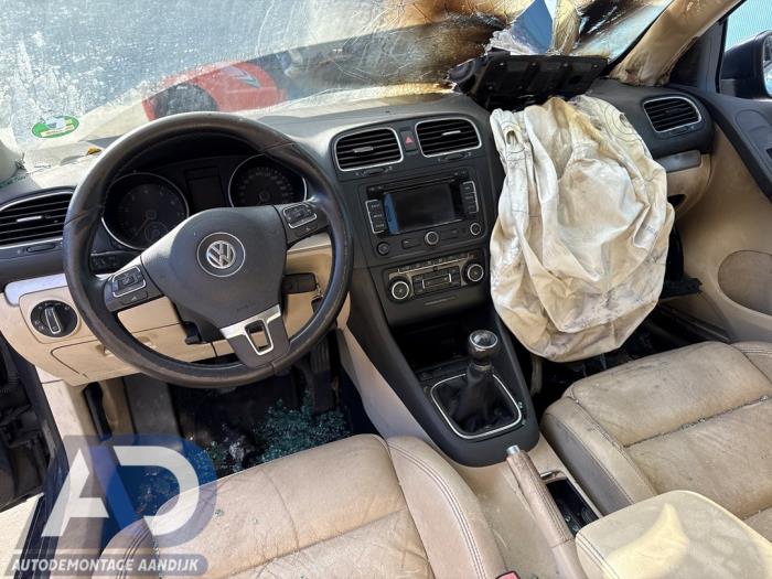 Volkswagen Golf VI 1.2 TSI BlueMotion Samochód złomowany (2010, Niebieski, Szary)