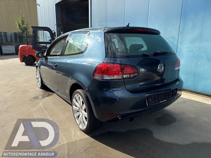Volkswagen Golf VI 1.2 TSI BlueMotion Samochód złomowany (2010, Niebieski, Szary)