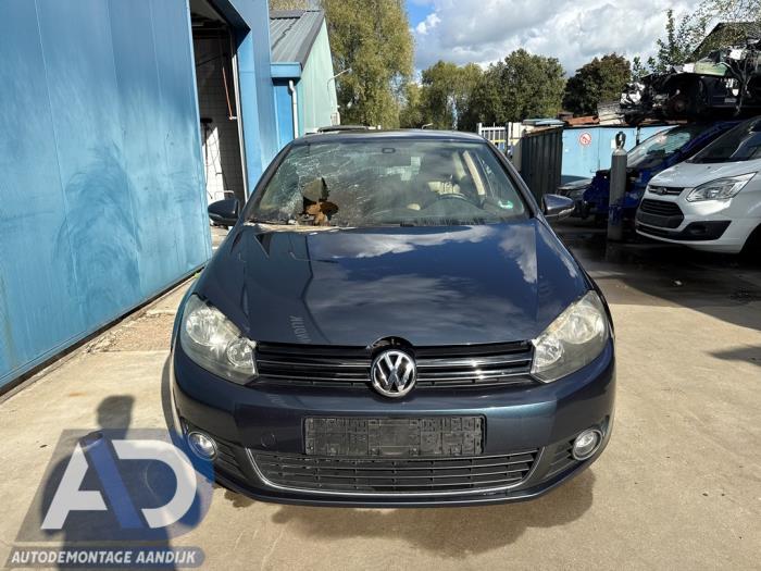 Volkswagen Golf VI 1.2 TSI BlueMotion Samochód złomowany (2010, Niebieski, Szary)