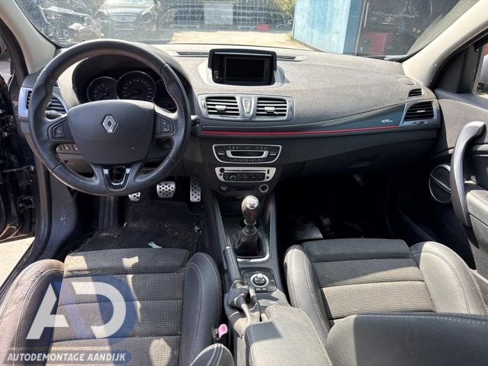 Renault Megane III Grandtour 1.5 dCi 110 Skrotfordon (2012, GRIJS)