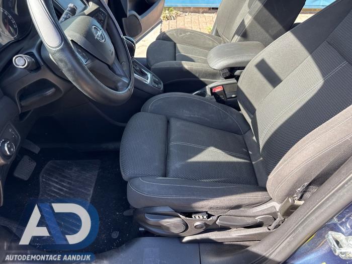 Opel Zafira Tourer 2.0 CDTI 16V 170 Ecotec Schrottauto (2017, Blau)