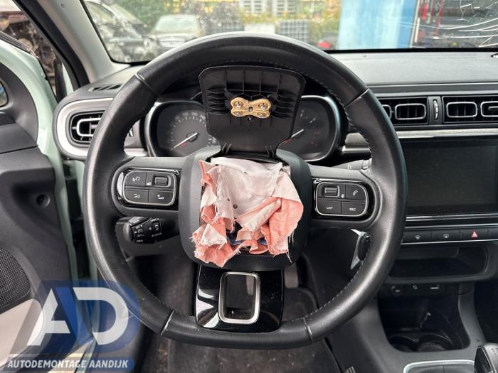 Citroen C3 1.2 Vti 12V PureTech Épave (2017, Léger, Vert, Menthe)