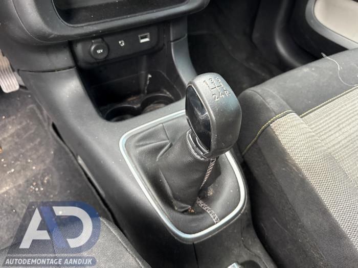 Citroen C3 1.2 Vti 12V PureTech Épave (2017, Léger, Vert, Menthe)