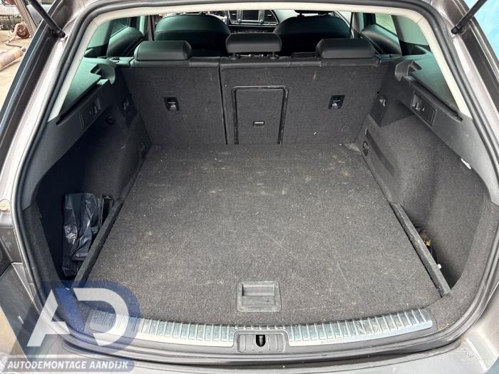 Seat Leon ST 1.6 TDI Ecomotive 16V Sloopvoertuig (2015, Grijs)