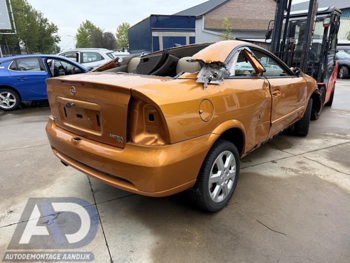 Opel Astra G 1.8 16V Schrottauto (2000, Gold)