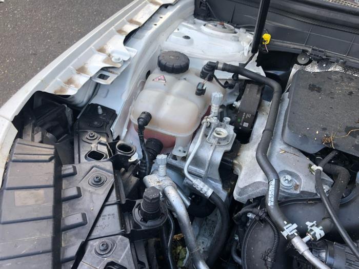 Mercedes GLB 2.0 GLB-250 Turbo 16V 4-Matic Skrotfordon (2020, WIT)