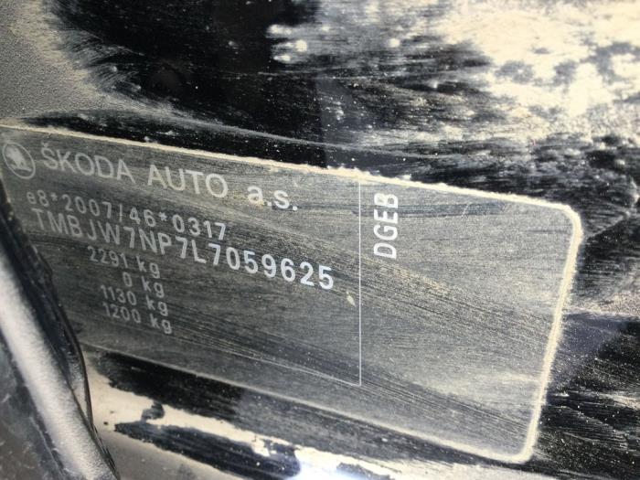 Skoda Superb Combi 1.4 TSI iV 6V Sloopvoertuig (2021, Metallic, Zwart)