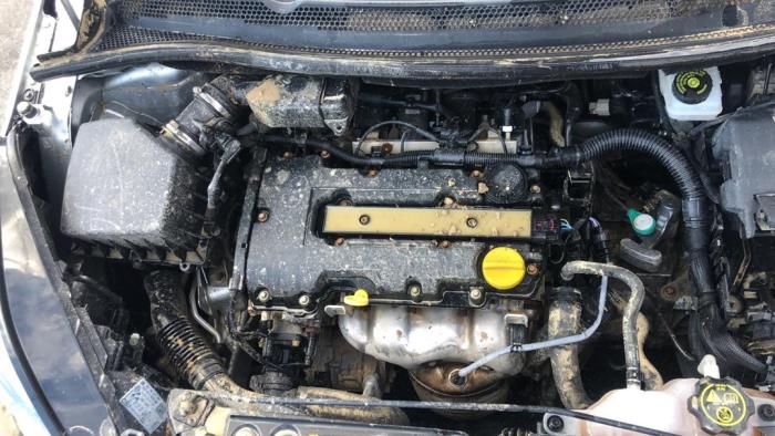 Opel Corsa E 1.4 16V Skrotfordon (2019, GRIJS)