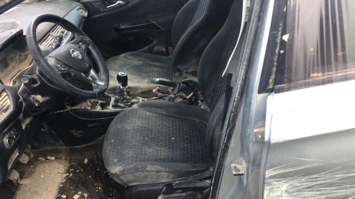 Opel Corsa E 1.4 16V Skrotfordon (2019, GRIJS)