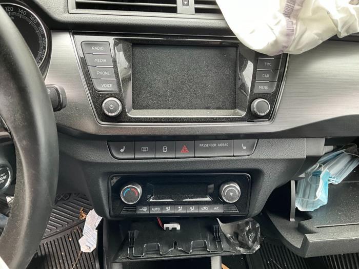 Skoda Fabia III Combi 1.0 TSI 12V Skrotfordon (2019, BLAUW)