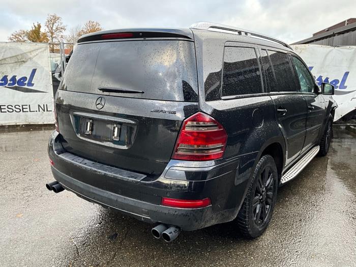 Mercedes GL 5.5 GL 500 V8 32V Skrotfordon (2009, ZWART)
