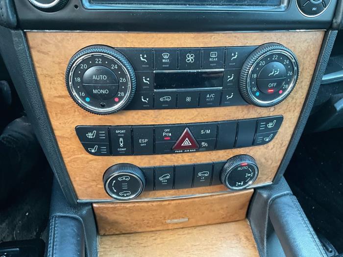 Mercedes GL 5.5 GL 500 V8 32V Skrotfordon (2009, ZWART)