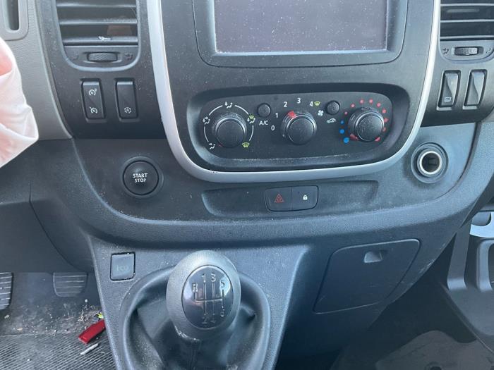 Renault Trafic 1.6 dCi 145 Twin Turbo Skrotfordon (2021, WIT)