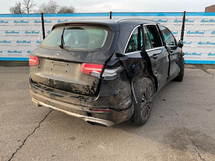 Mercedes GLC 2.2 250d 16V BlueTEC 4-Matic Skrotfordon (2016, ZWART)