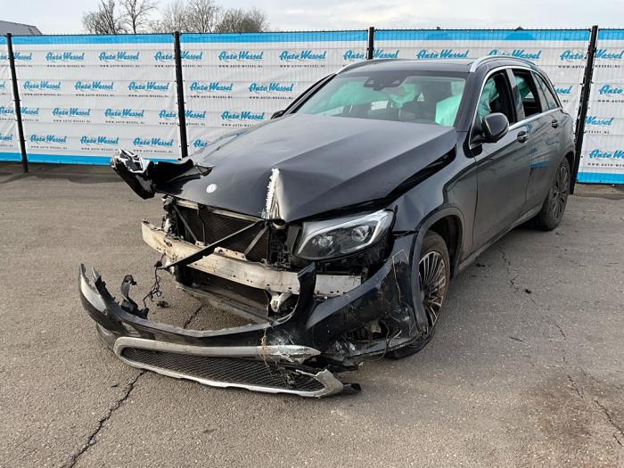 Mercedes GLC 2.2 250d 16V BlueTEC 4-Matic Skrotfordon (2016, ZWART)