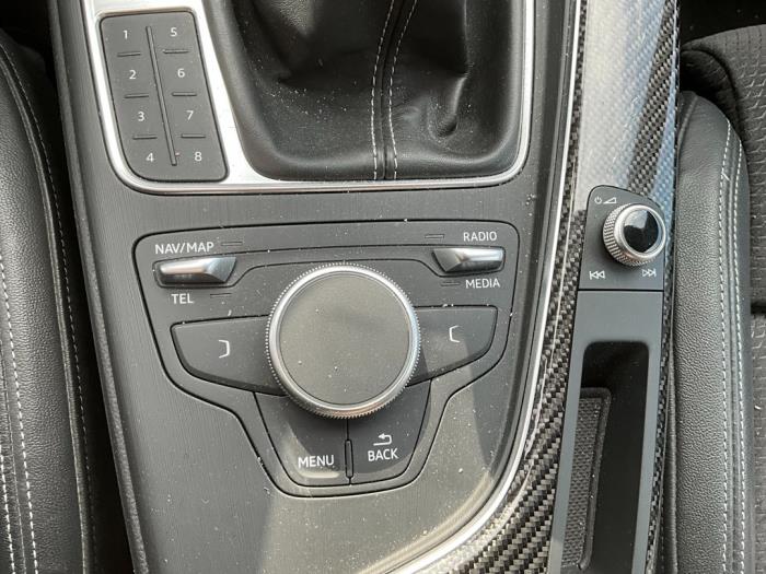 Audi A5 Sportback 2.0 TFSI Mild Hybrid 16V Skrotfordon (2018, ZWART)