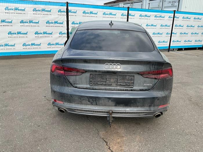 Audi A5 Sportback 2.0 TFSI Mild Hybrid 16V Skrotfordon (2018, ZWART)