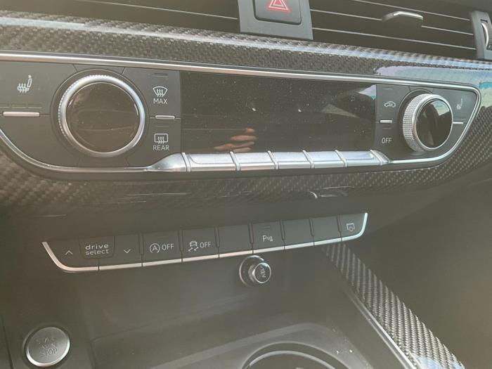 Audi A5 Sportback 2.0 TFSI Mild Hybrid 16V Skrotfordon (2018, ZWART)