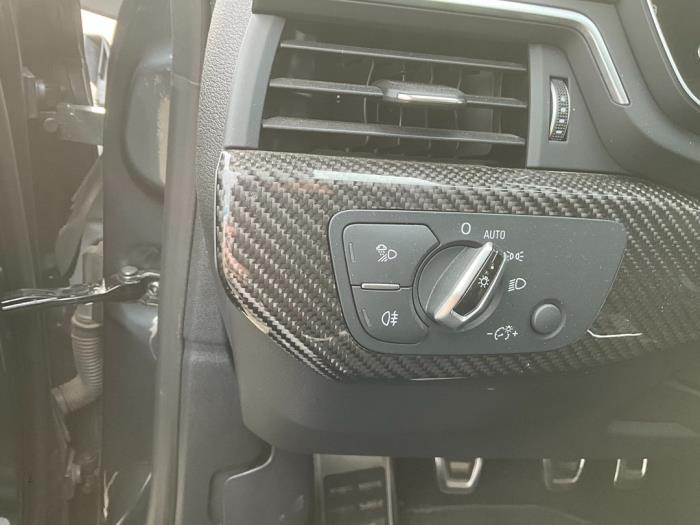 Audi A5 Sportback 2.0 TFSI Mild Hybrid 16V Skrotfordon (2018, ZWART)